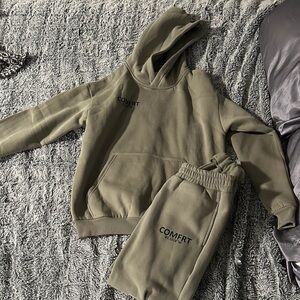 Comfrt Olive Green Hoodie and Sweatpants Set